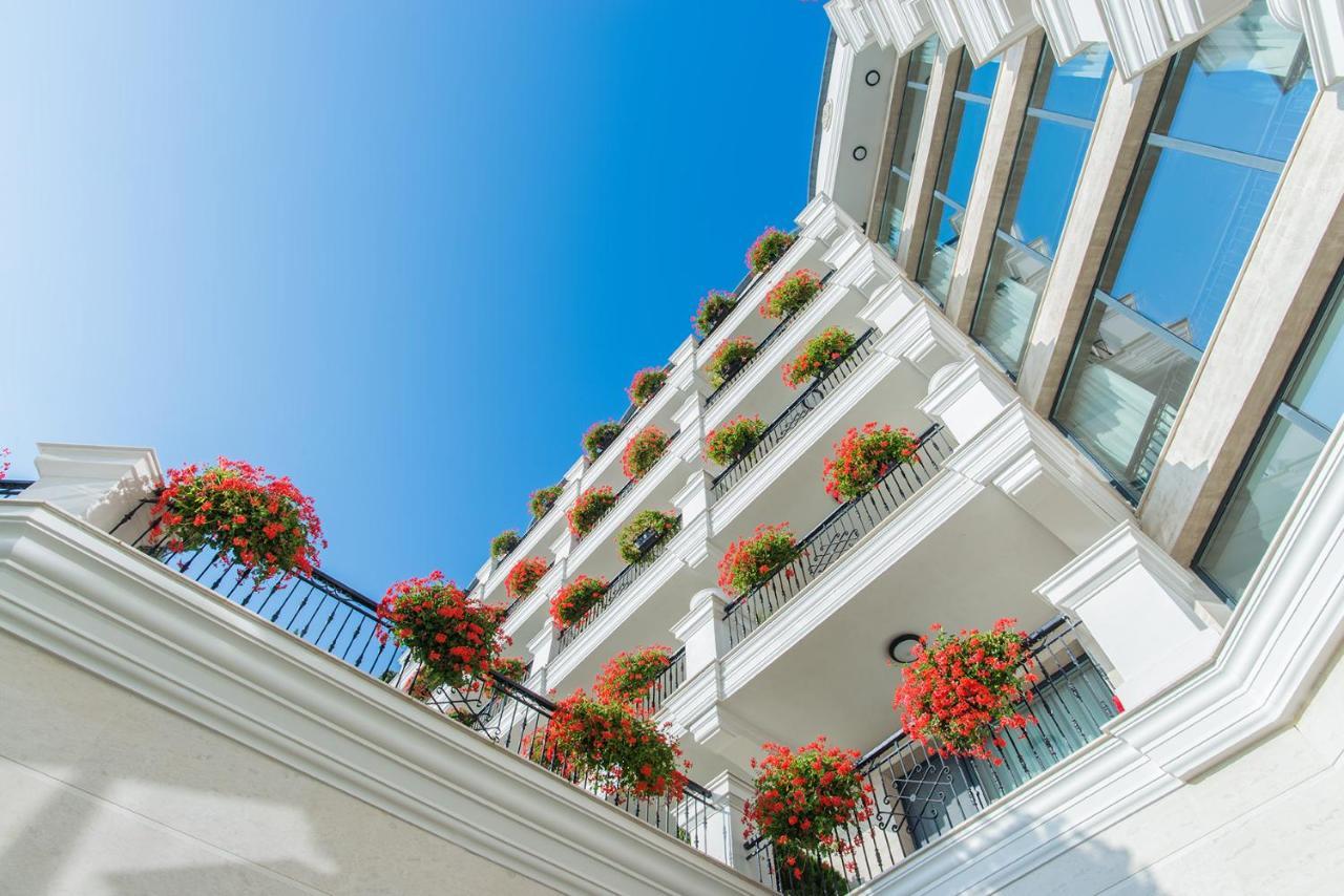 Casa Di Fiore Spa And Medical Hotel, Mineral Pools & Private Beach Kranevo Luaran gambar The hotel's balconies