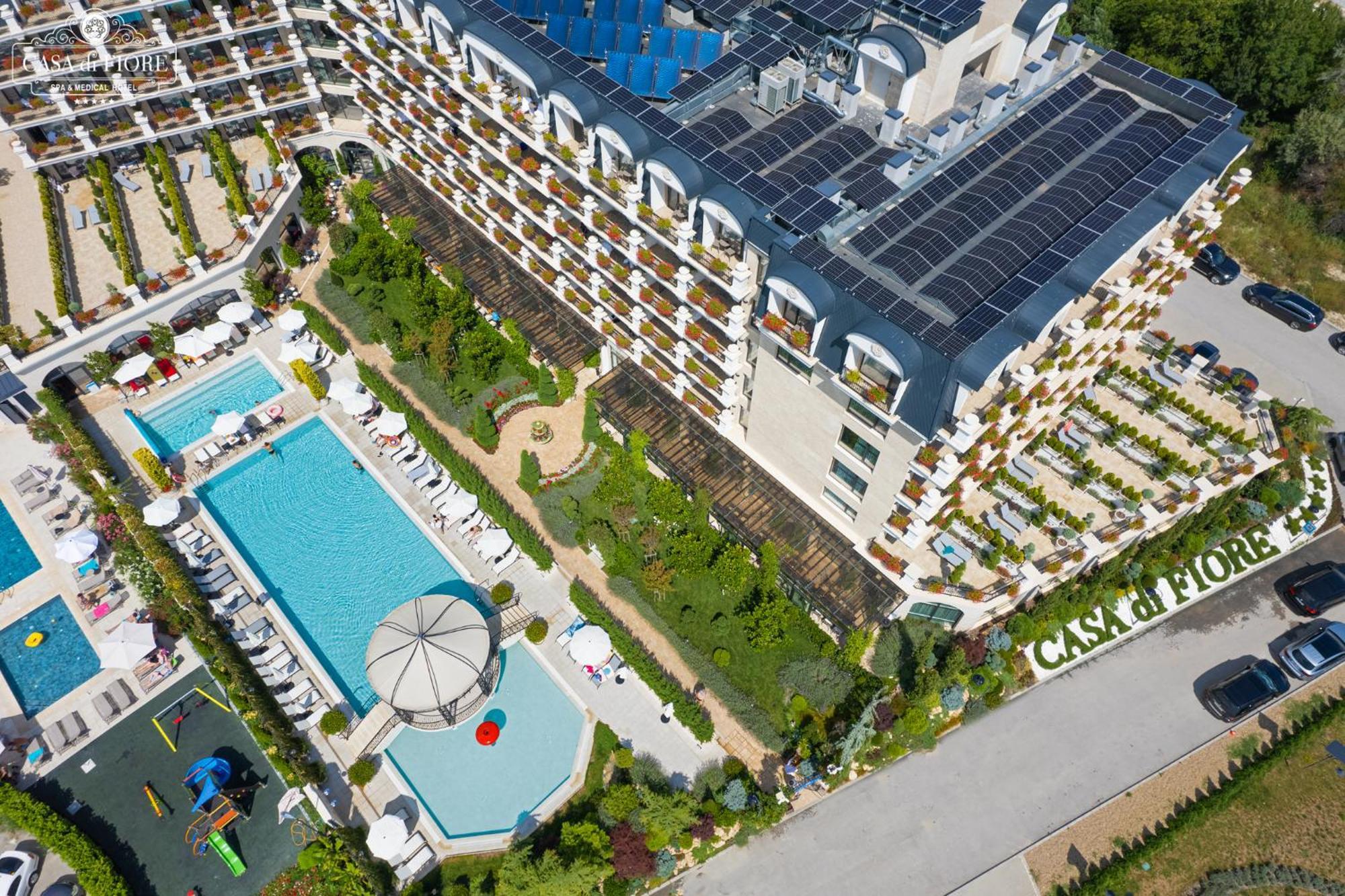 Casa Di Fiore Spa And Medical Hotel, Mineral Pools & Private Beach Kranevo Luaran gambar Solar panels on a hotel