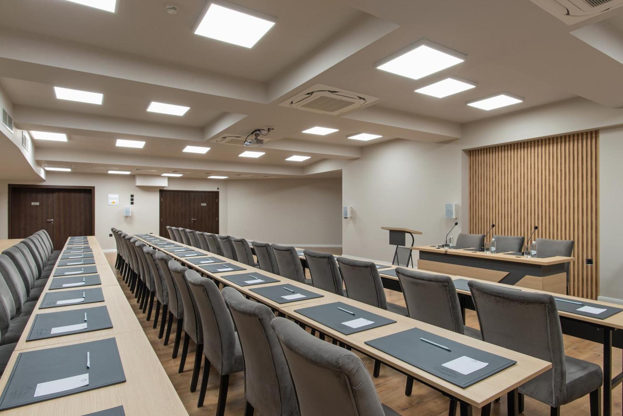 Casa Di Fiore Spa And Medical Hotel, Mineral Pools & Private Beach Kranevo Luaran gambar The meeting room of the European Economic and Social Committee